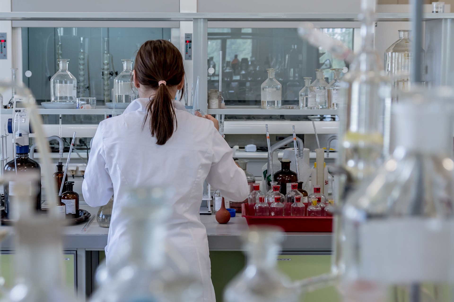 Lemari Asam (Fume Hood): Regulasi untuk Uji Performa